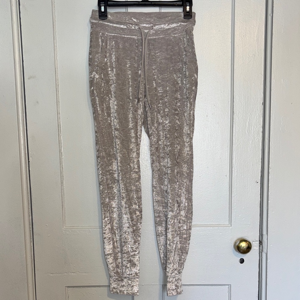 LULULEMON white Velvet Jogger drawstring stretch band Pants size small - Picture 2 of 8